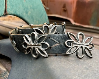 1970s Navajo Sandcast Silver and Black Leather Concho Belt Approx 30" to 31" Small Waist