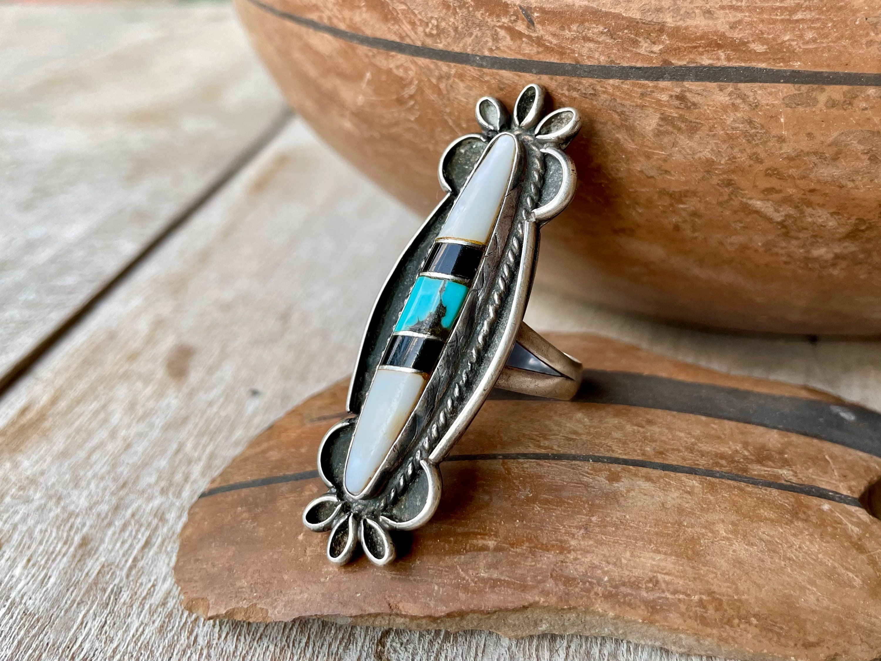 Amazing Vintage Native American Navajo Sterling Silver Native Ameircan Inlay Ring Amazing Vintage Native American Navajo Sterling Silver Native Ameircan Inlay Ring