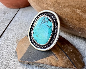 1970s Natural Pale Blue Turquoise Ring Approx Size 8.25, Vintage Traditional Navajo Style