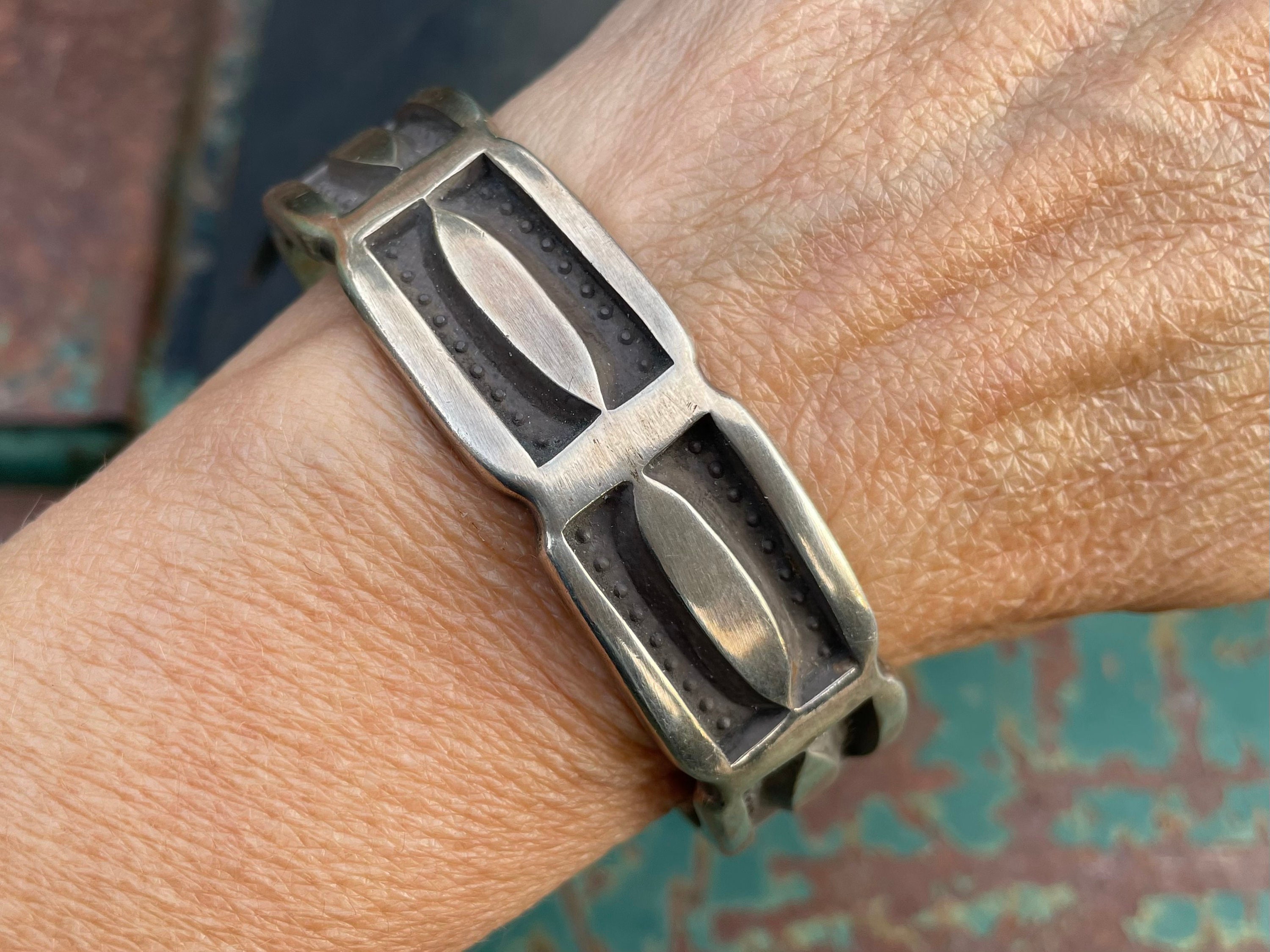 One Of The Most Unique Vintage Native American Navajo Emerson Bill Sterling Silver Bracelet One Of The Most Unique Vintage Native American Navajo Emerson Bill Sterling Silver Bracelet