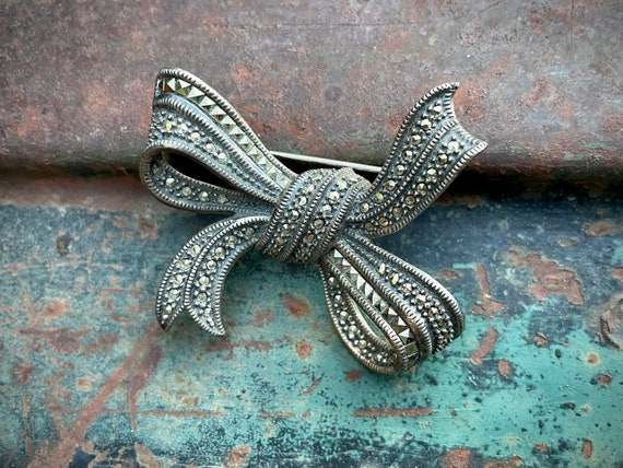 Vintage Sterling Silver Marcasite Brooch Bow by J… - image 4