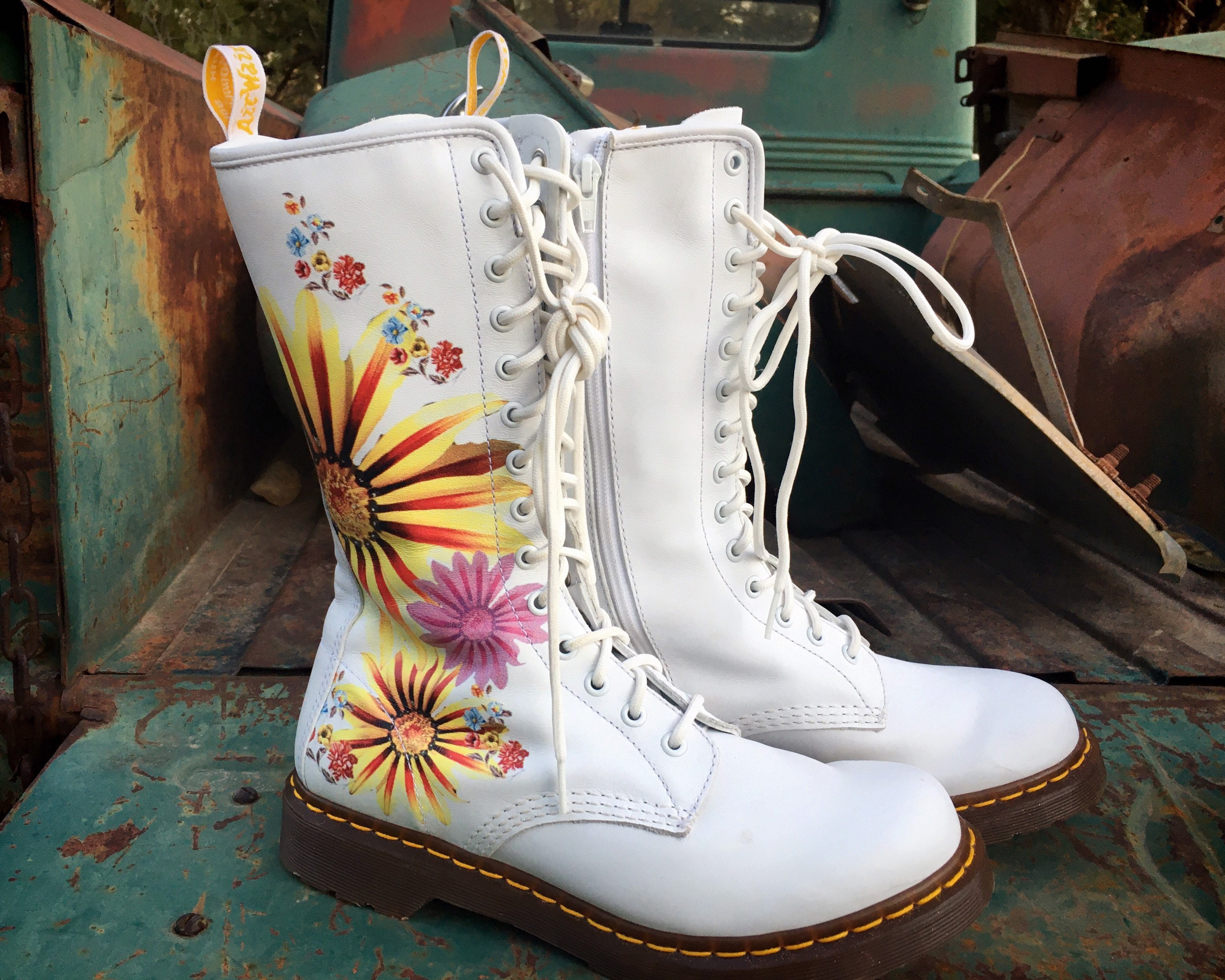 Rare White Dr Martens Boots 14-Eyelet White Pink Orange Floral