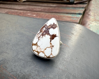 Sterling Silver Wild Horse Stone Magnesite Navajo Ring Approx Size 7.5, Native American Jewelry