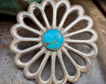 Vintage Sterling Silver Sandcast Turquoise Ring Approx Size 8, Large Round Floral Shape 40g