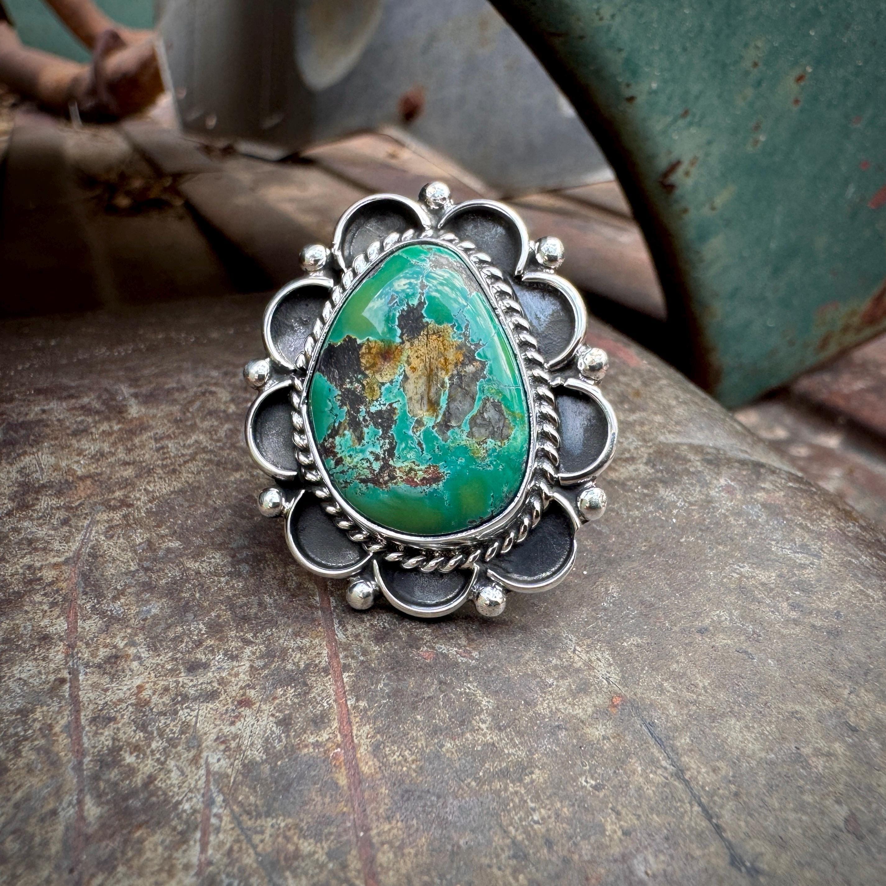Stunning Vintage Navajo Green Turquoise Sterling Silver Native American Jewelry Ring Stunning Vintage Navajo Green Turquoise Sterling Silver Native American Jewelry Ring