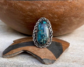 Vintage Matrixed Turquoise Ring Size 7, Oval with Chain Style Frame, Native American Jewelry