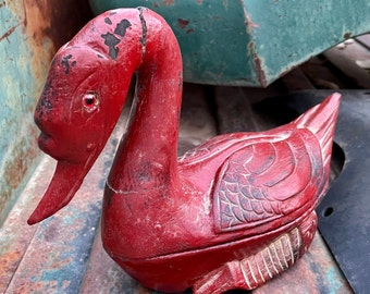 Antique Chinese Red Lacquered Swan Duck Shaped Wooden Box 1915 to 1925, Chinoiserie Asian Decor