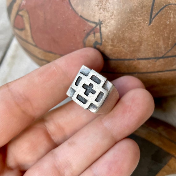 Vintage Sterling Silver Signet Ring with Equal-Ar… - image 5