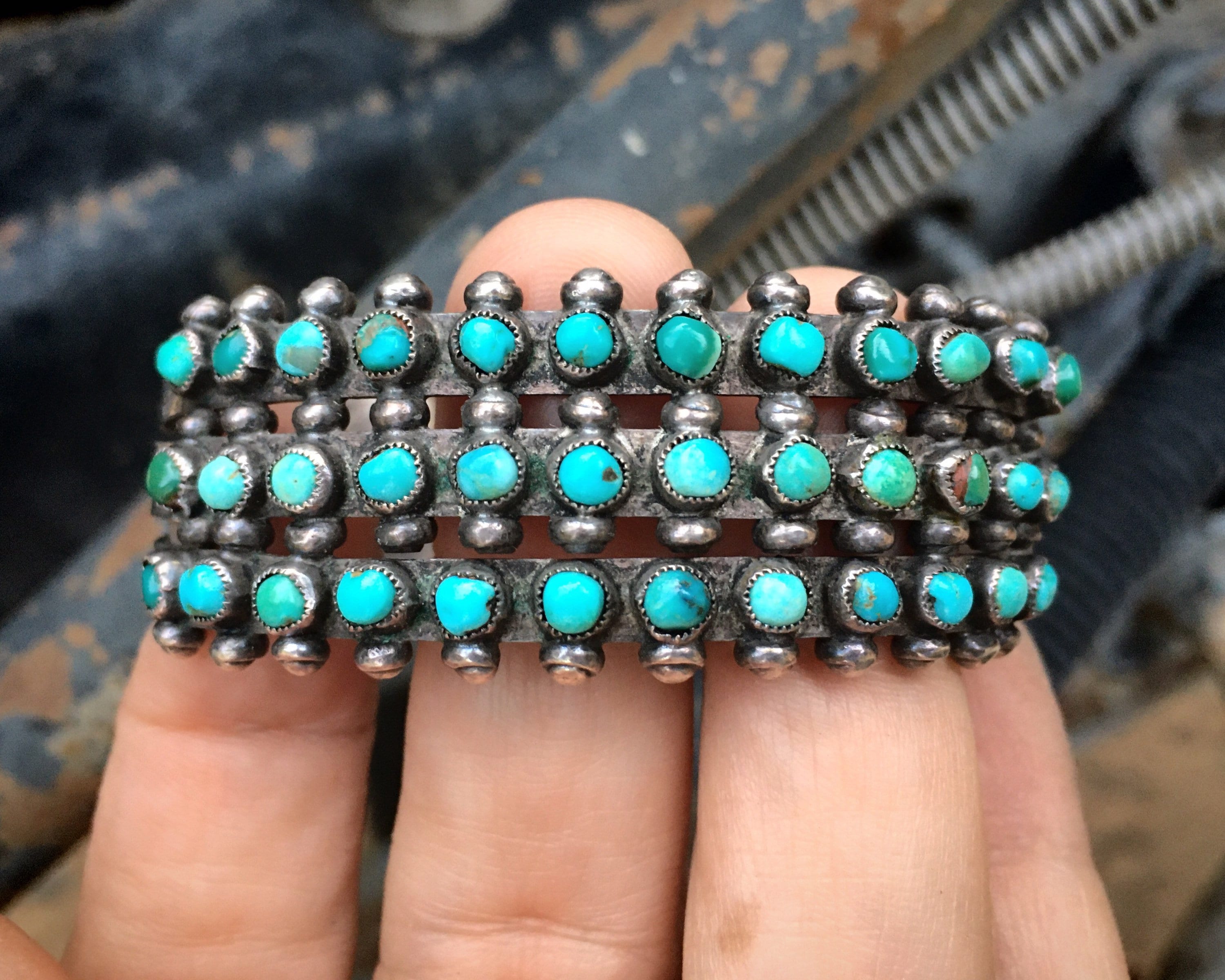 Gorgeous Vintage Native American Zuni Turquoise Snake Eyes Sterling Silver Bracelet Gorgeous Vintage Native American Zuni Turquoise Snake Eyes Sterling Silver Bracelet