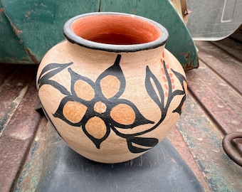 Ione Coriz Santo Domingo Pueblo Pottery Jar, Approx 5" Tall, Native American Indian Art