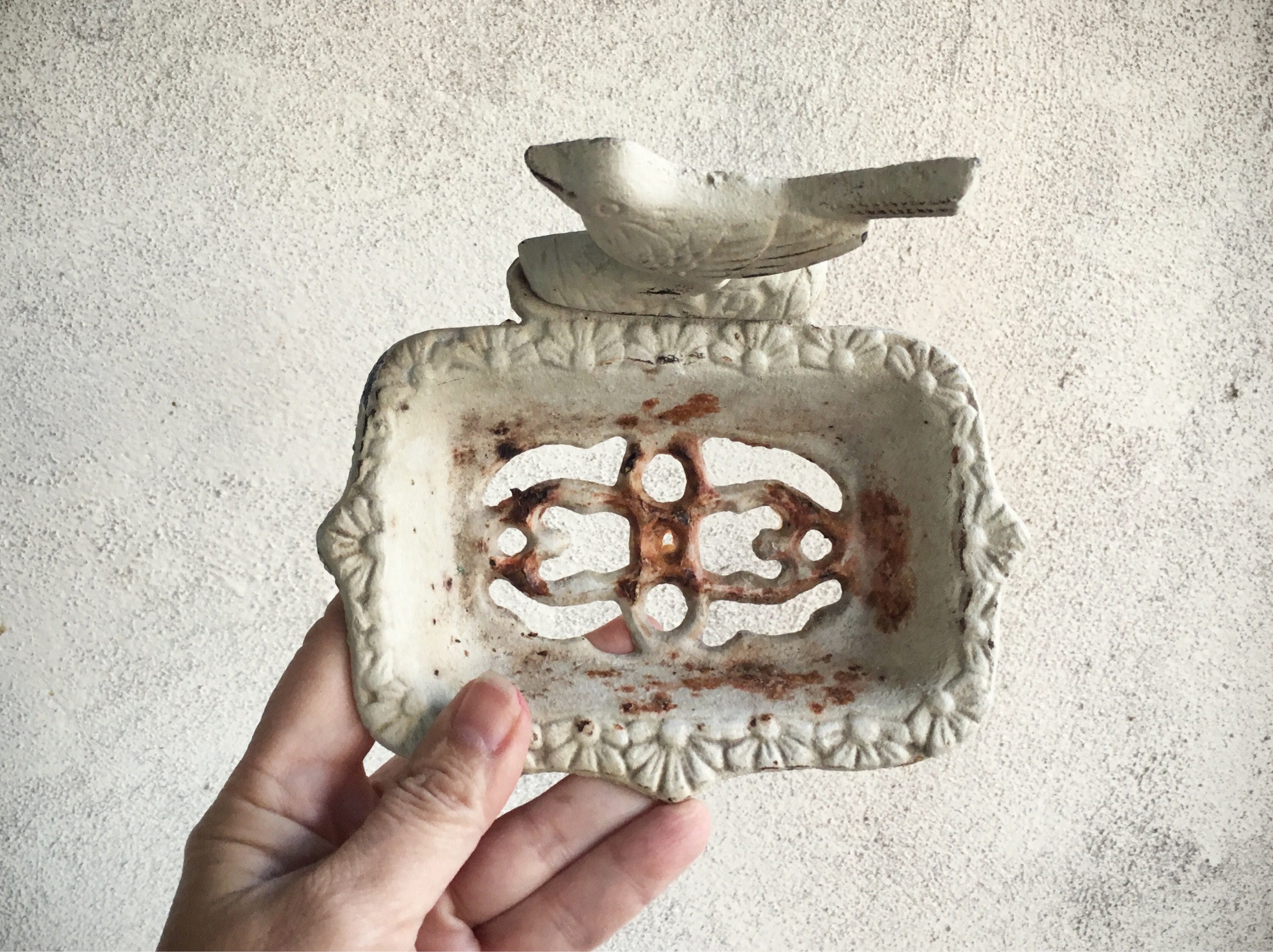 Rusty Cast Iron Bird Bath Soap Dish, Rustic Bathroom Decor, Cottage Chic