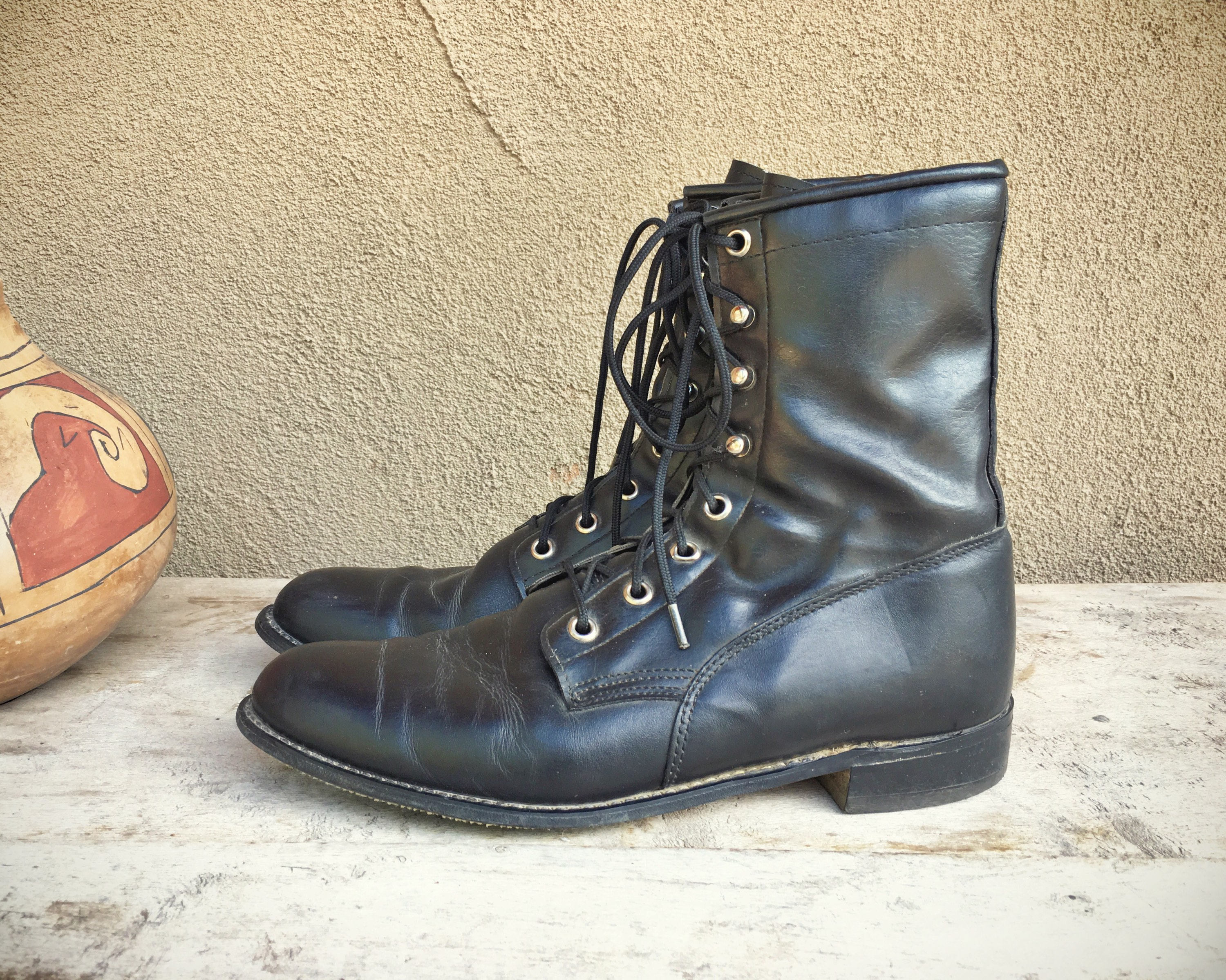 Vintage Women's Size 8.5 D (Wide) black leather lace up Packer boots by Roy Cooper