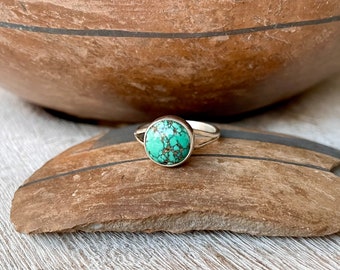 Size 8.75 Small Round Turquoise Ring with Spiderweb Turquoise, Southwestern Jewelry Gift
