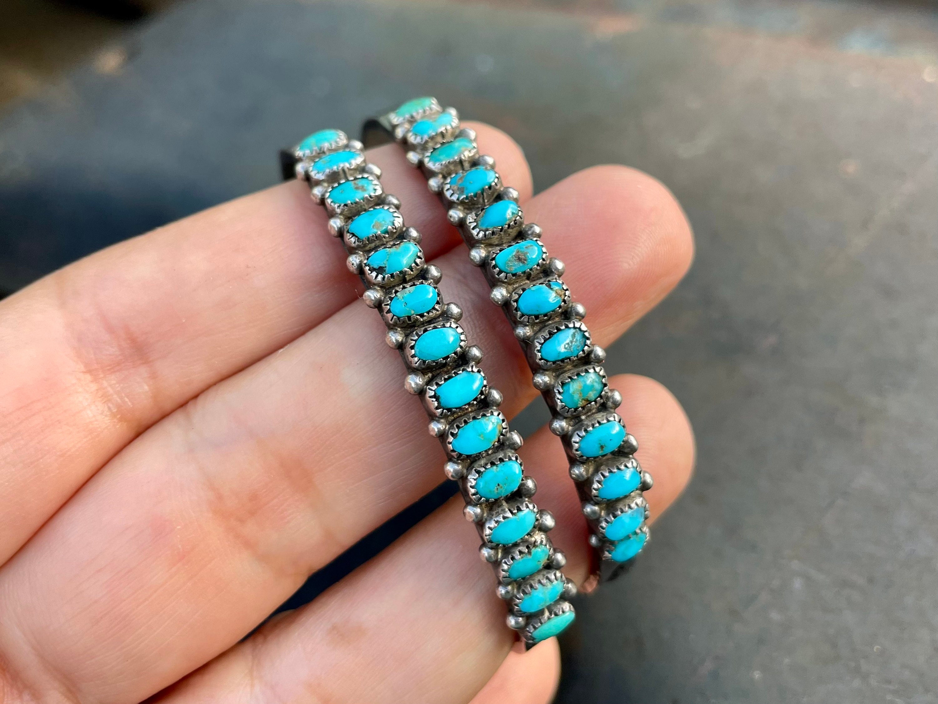 Dainty bracelets for small wrists hot sale