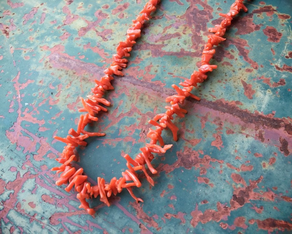 Vintage natural red branch coral necklace. - Jewelry