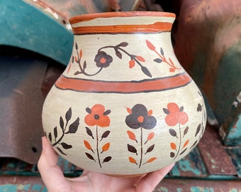 Vintage New Mexican Pottery Olla Medium Sized Vase Beige Earthtone Floral Design, Southwest Decor