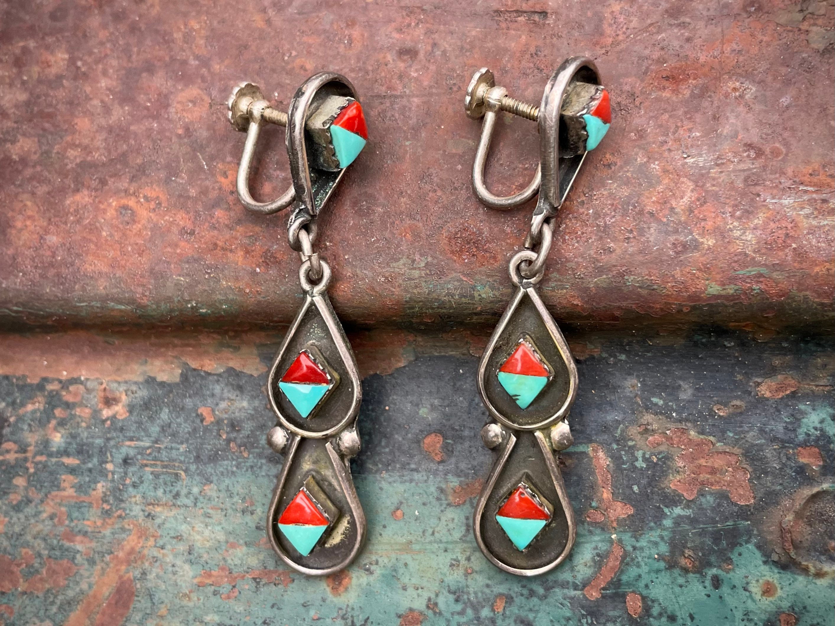 2 1940s Zuni Screw Back Earrings of Turquoise and Coral In Diamond