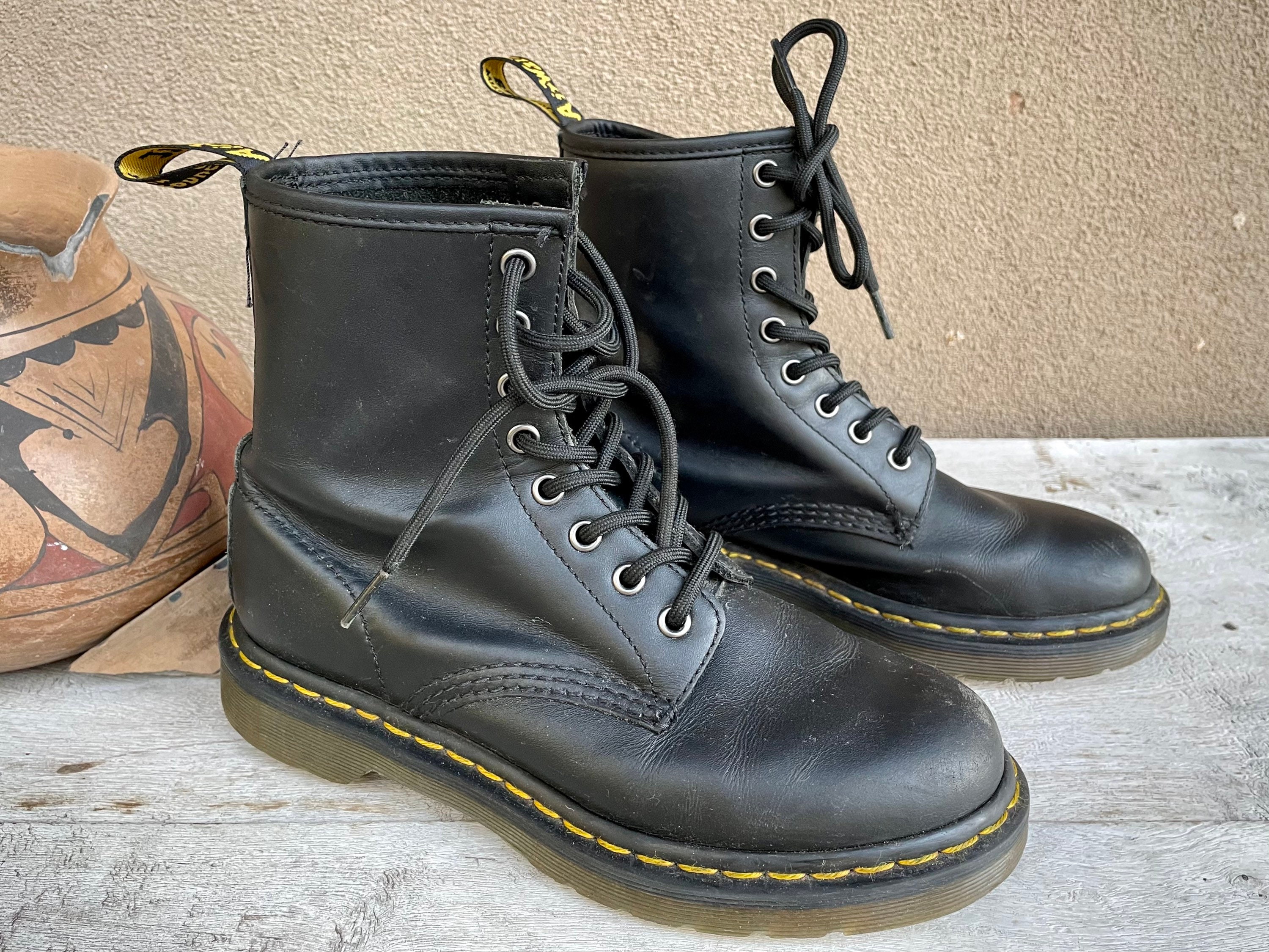 Black Dr Martens Eight Eyelet Original Made in Size US 7 UK 5, Men's Women's Combat