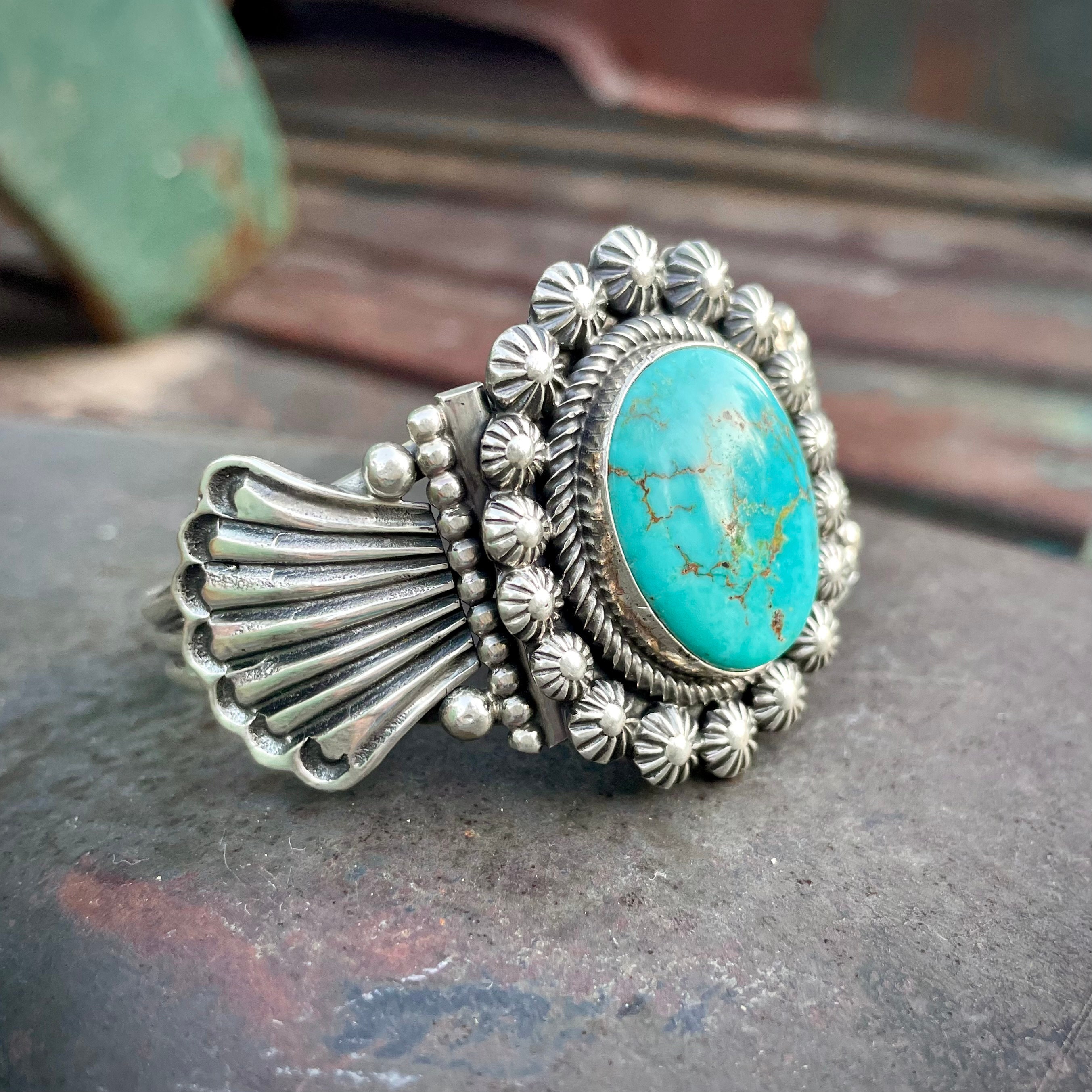 Important Native American Navajo Leo Martinez Turquoise Sterling Silver Detailed Ring Important Native American Navajo Leo Martinez Turquoise Sterling Silver Detailed Ring
