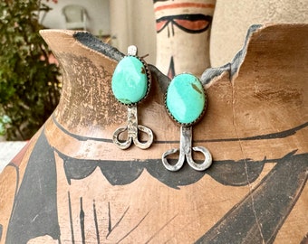 Oval Turquoise Post Earrings with Hammered Sterling Silver Design, Native American Southwestern