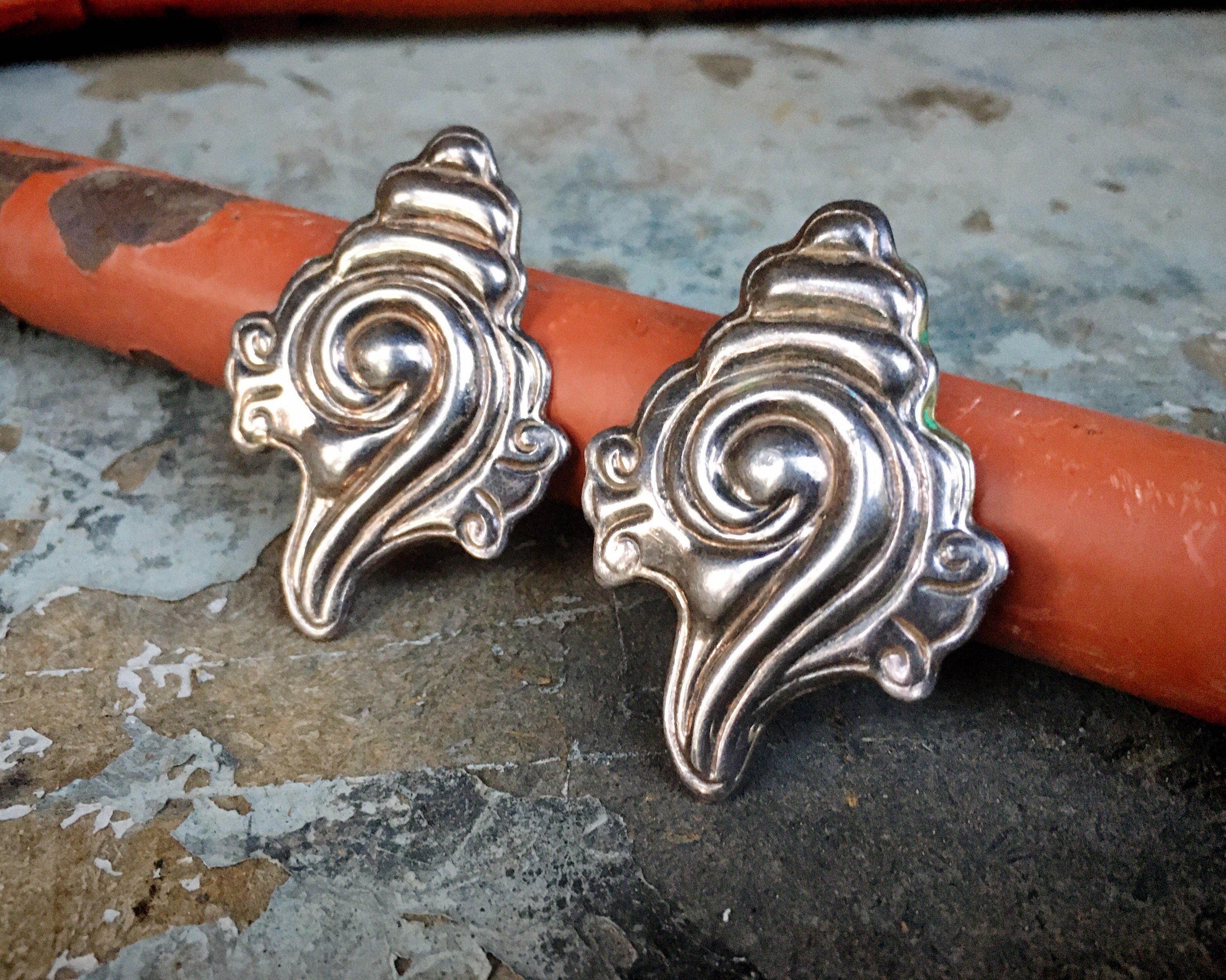 Heavy And Long 'Big Repoussed Shell' Sterling Native American Jewelry Silver Necklace Old Heavy And Long 'Big Repoussed Shell' Sterling Native American Jewelry Silver Necklace Old
