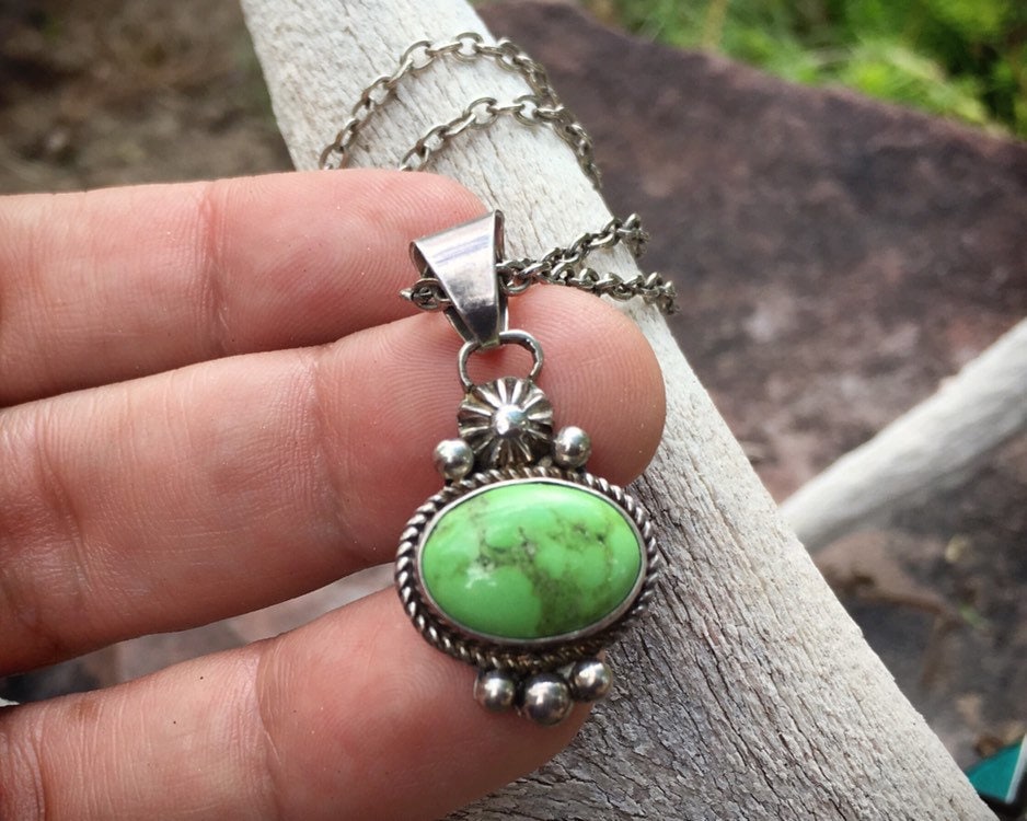 Gaspeite pendant deals