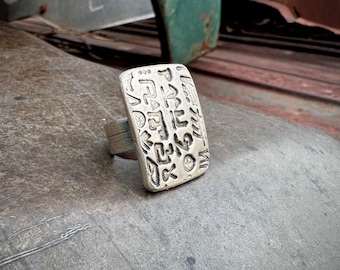 Artisan Doris Wagner Sterling Silver Ring Approx Size 7.5 to 7.75, Rustic Symbols