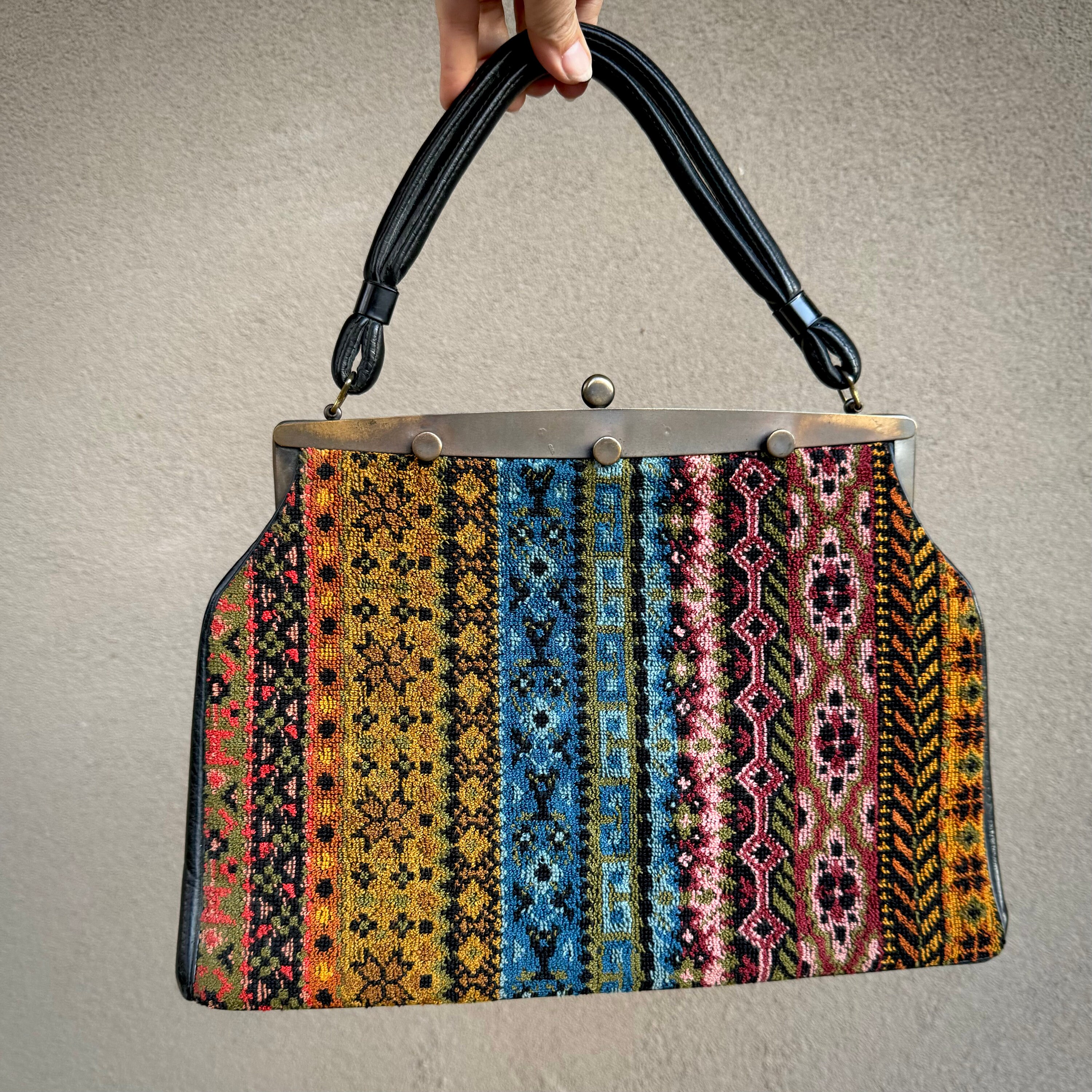 Vintage snap closure purses deals