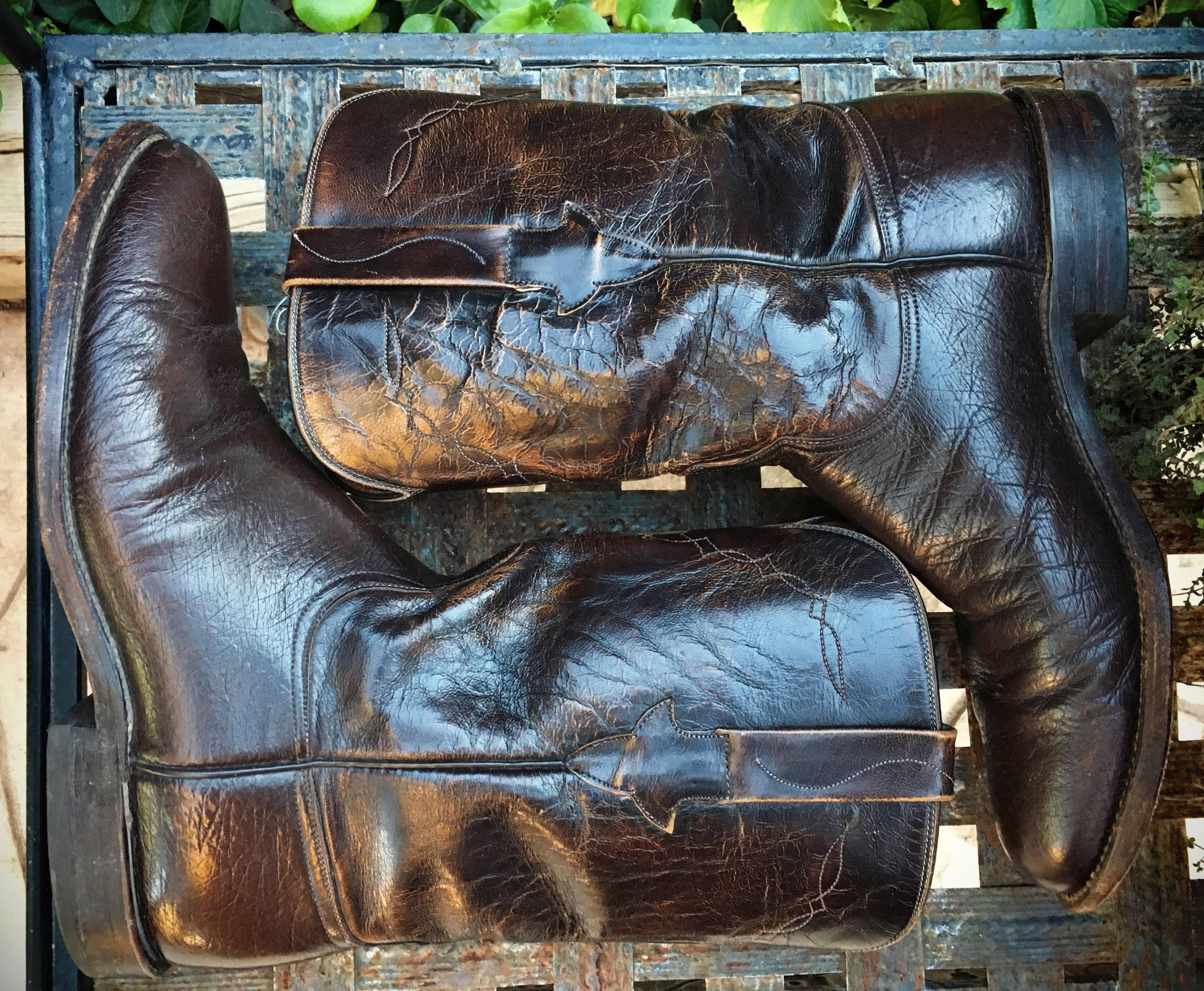 Vintage Lucchese cowboy boot Men display picture 2