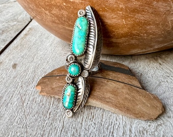 Vintage Long Navajo Ring Size 7.5 Feather Design and Turquoise (Cracked), Native American Jewelry