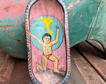 Small Carved Wood "Dish" El Mundo Holding up the World Loteria 3.5 x 7.25, Eyeglasses Holder