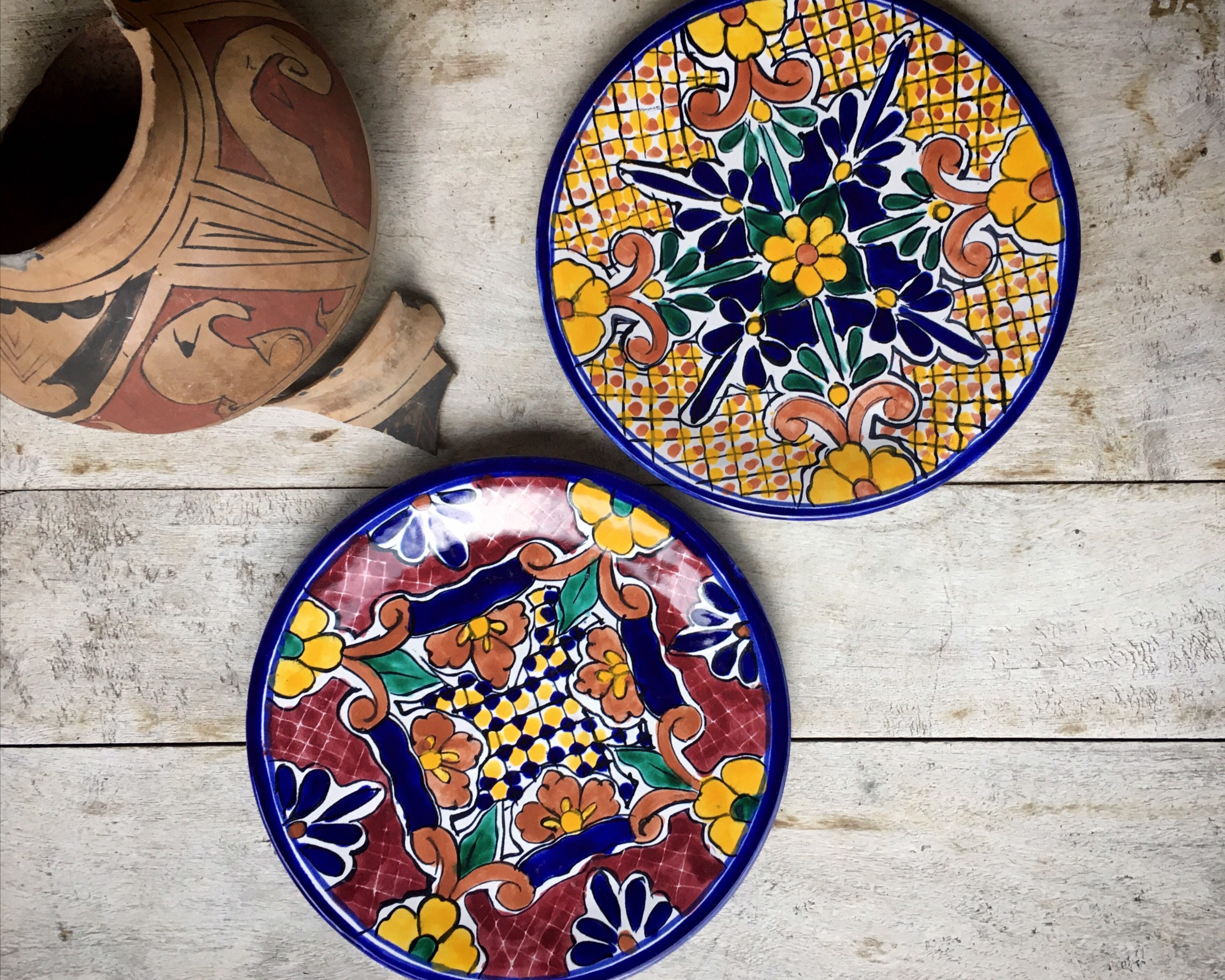 101/4 Mexican Talavera Plate Wall Hanging Yellow Blue, Rustic