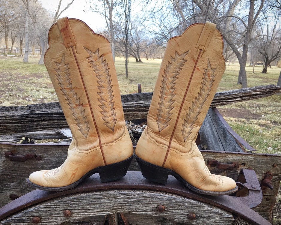 cowboy boots women size 6