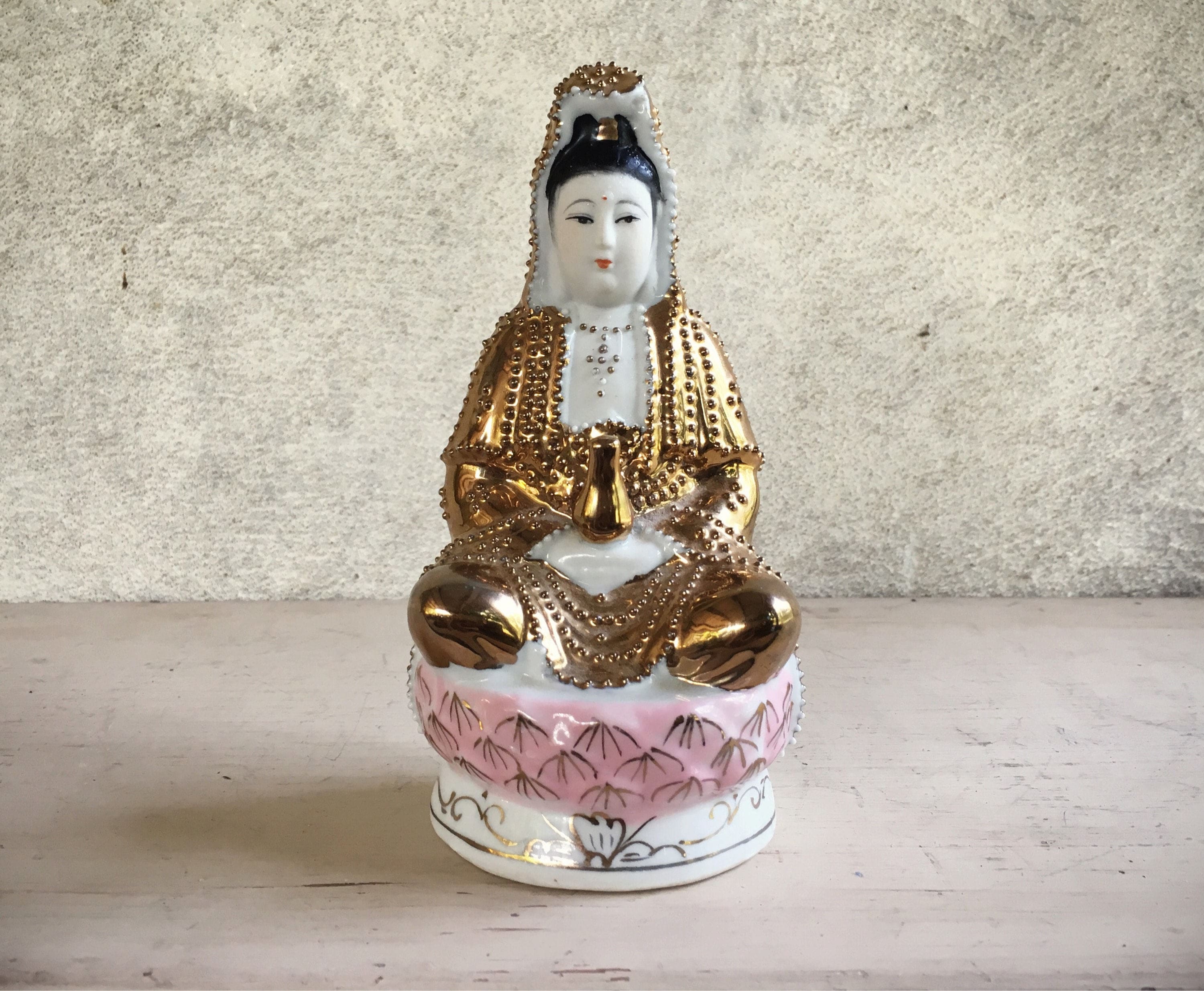 Kwan Yin statue female buddha hand painted porcelain figurine Quan Yin goddess of compassion