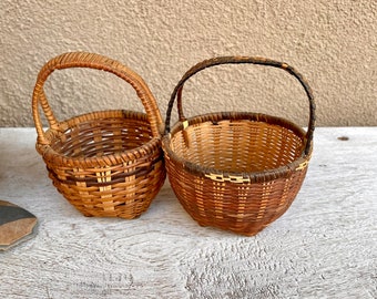Two Vintage Miniature Country Baskets w/ Handle Approx 3" Dia, Folk Art Americana Style