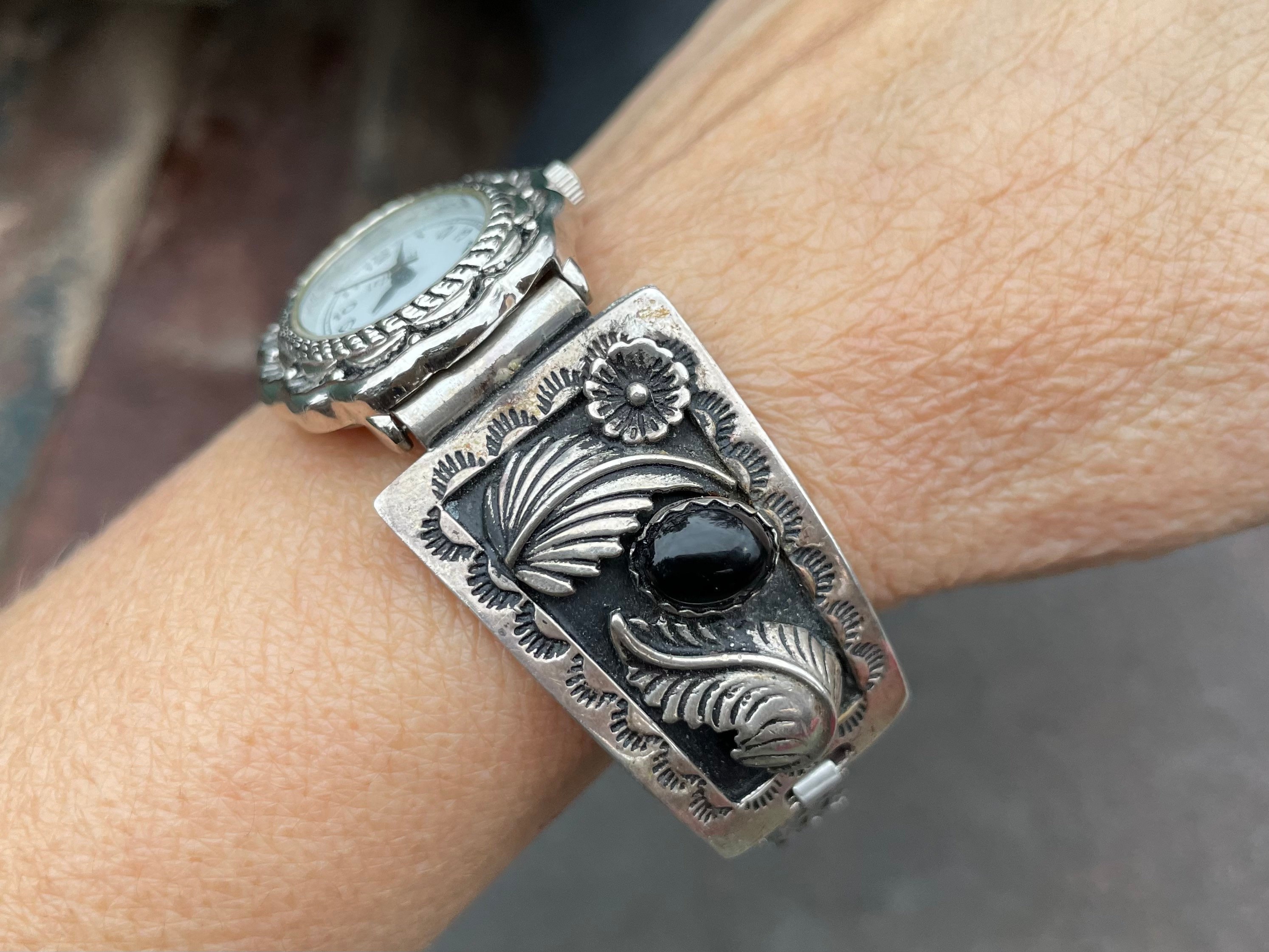 Authentic Vintage Native American Navajo Black Onyx Sterling Silver Bracelet Authentic Vintage Native American Navajo Black Onyx Sterling Silver Bracelet