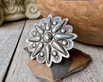 Kewa Jennifer L. Medina Sterling Silver Repousse Ring Approx Size 8.25
