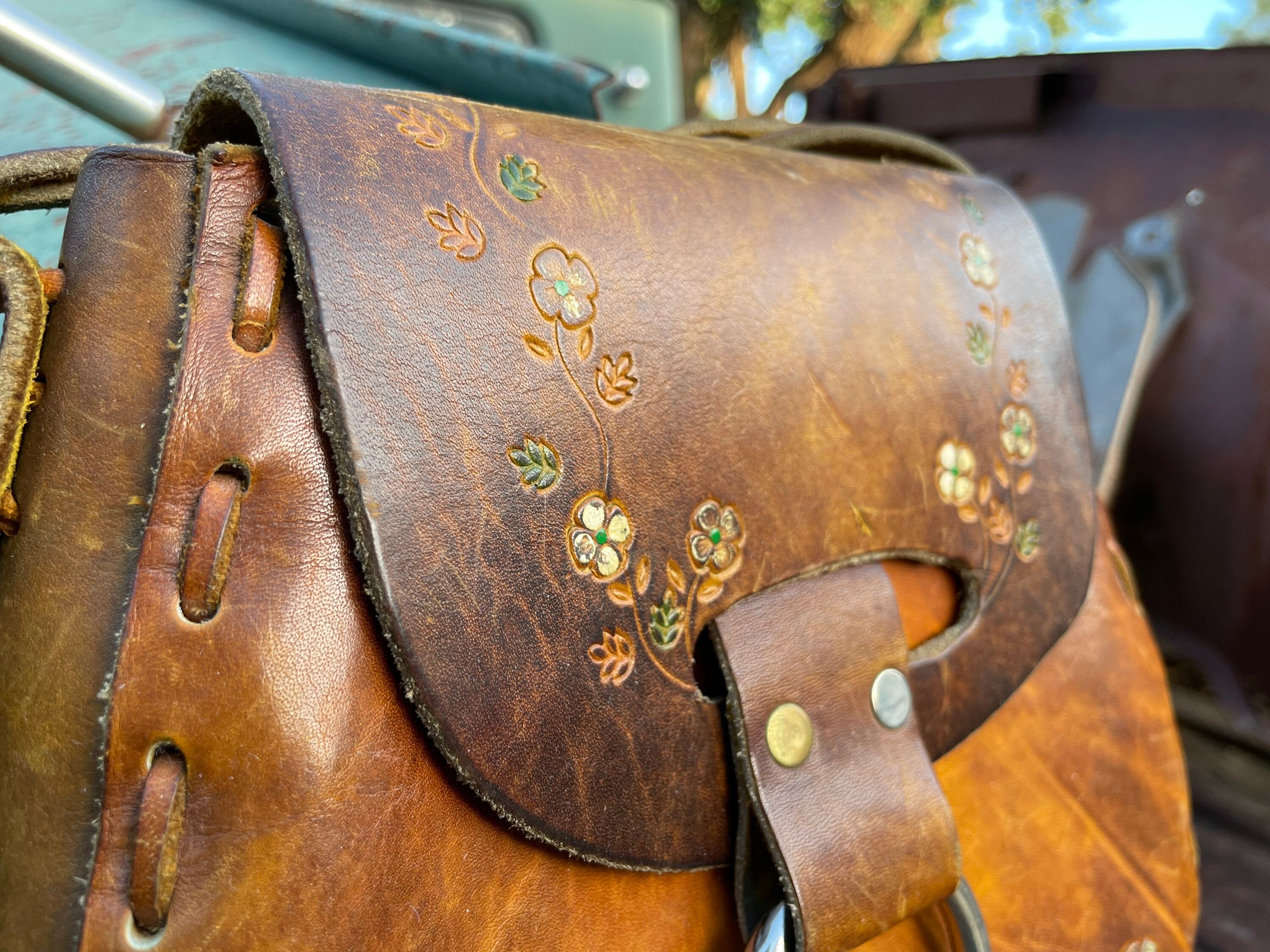 Vintage 70s Tooled Leather Floral Purse