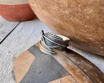Navajo Chris Charley Sterling Silver Band Feather Design Approx Size 9, Southwestern Style