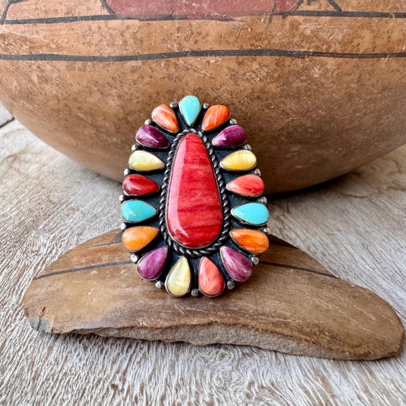 Large Signed Cluster Ring Size 7, Spiny Oyster Tu… - image 10