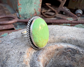 Navajo Sterling Silver Gaspeite Ring Approx Size 8 to 8.5 (Adj Shank), Simple Oval Shape