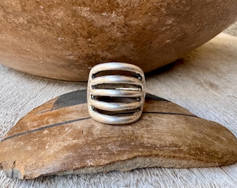 Vintage Sterling Silver Split Shank Ring Approx Size 6.75, Lightweight, Navajo Style