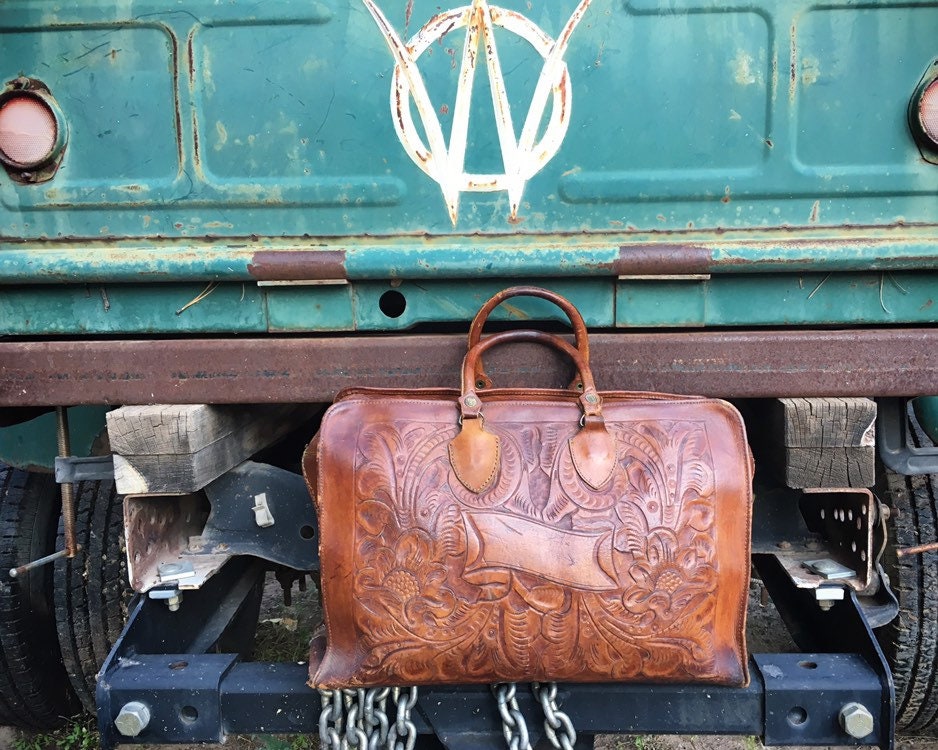 Super Distressed 1940s Mexican Tooled Leather Western Doctor Bag, Vintage Apothecary  Bag, Medical Bag, Physician Carrying Case, Cowboy Prop