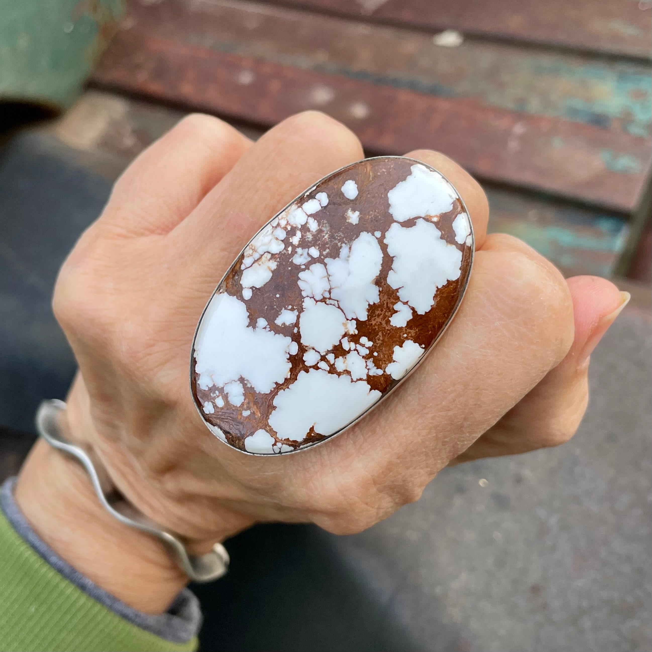 Gigantic Navajo White Wildhorse Agate Native American Jewelry Silver Bracelet Gigantic Navajo White Wildhorse Agate Native American Jewelry Silver Bracelet