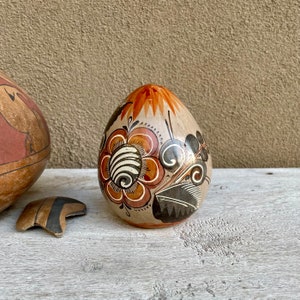 Vintage Tonala Burnished Pottery Egg Figurine, Mexican Folk Art, Rustic Southwestern Shelf Decor Earthy Colors, Easter Gift for Friend image 3