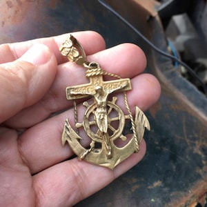 16g 14k Gold Mariner's Crucifix 