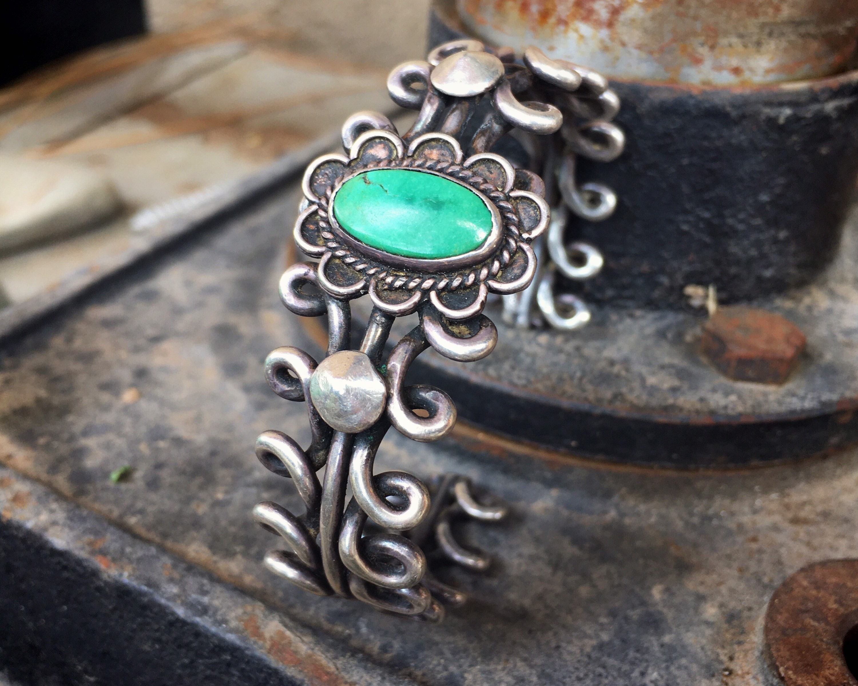 Native American Tremendous Vintage Cerrillos Turquoise Sterling Silver Bracelet Native American Tremendous Vintage Cerrillos Turquoise Sterling Silver Bracelet