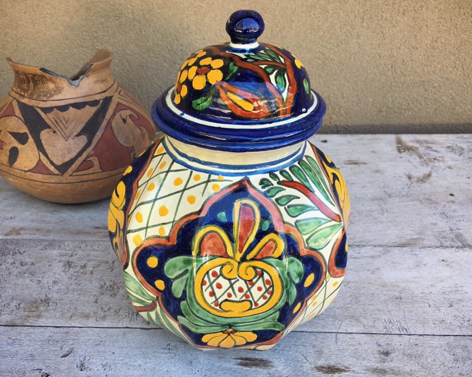 Talavera Pottery Ginger Jar Tibor Majolica Ceramics from Mexico, Lidded