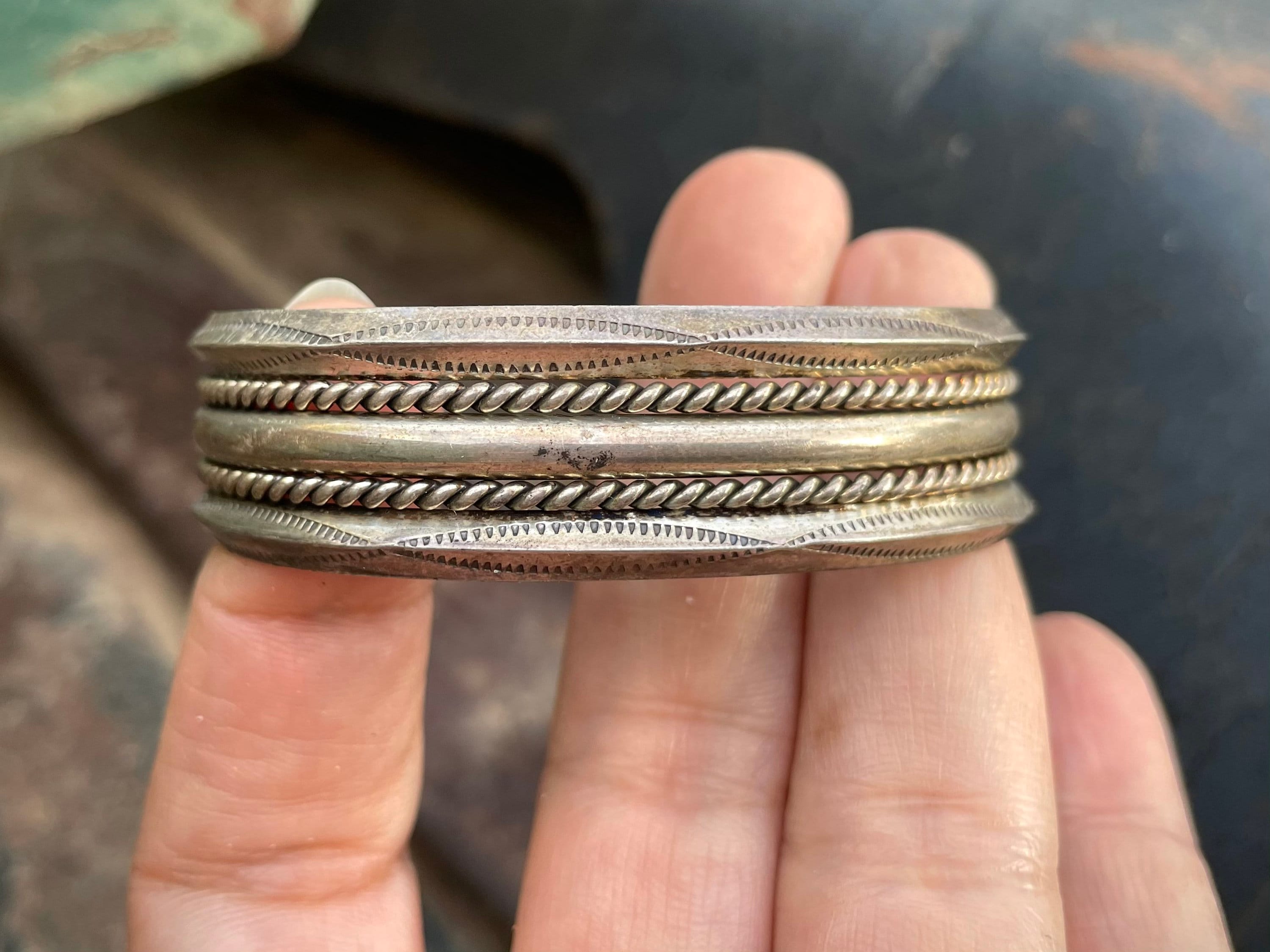 Half-Round WireCuff 1940～Vintage Navajo Half-Round WireCuff 1940～Vintage Navajo