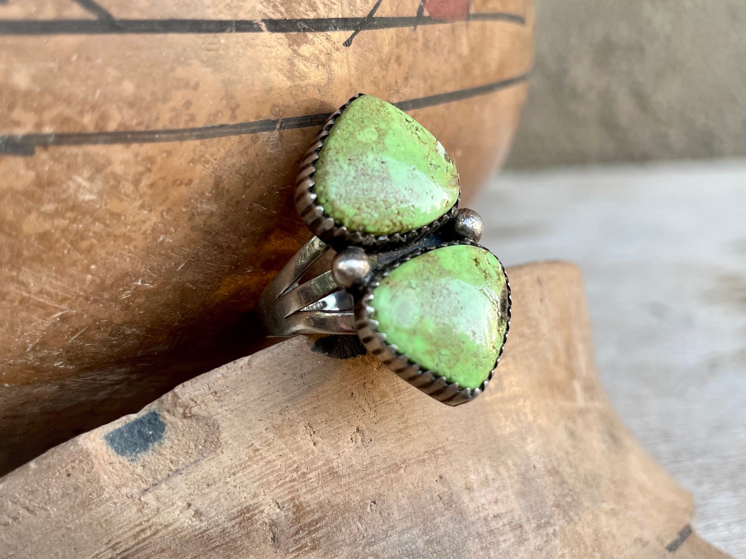 Amazing Vintage Native American Navajo Gaspeite Sterling Silver Ring Old Amazing Vintage Native American Navajo Gaspeite Sterling Silver Ring Old